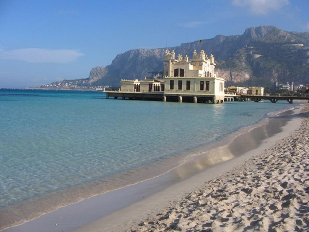 Casa Vacanze Nicole バレストラーテ エクステリア 写真